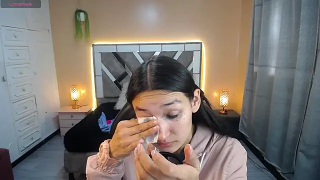 Snapshot of Sofii_cutee chatting on March 13, 3:06 pm Sofii cutee online show from March 13, 3:06 pm