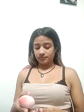 Snapshot of Jenner_Macpherson chatting on February 6, 12:37 pm Jenner Macpherson online show from February 6, 12:37 pm