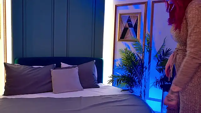 AylaPearl online show from December 1, 7:09 am