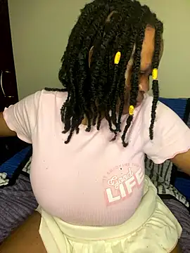 Boneca25 online show from January 8, 10:27 pm