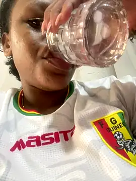 Boneca25 online show from November 26, 9:42 am