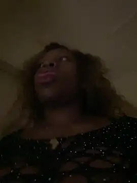 Snapshot of Boneca25 chatting on March 17, 6:42 pm Boneca25 online show from March 17, 6:42 pm