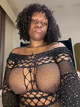 Snapshot of Boneca25 chatting on March 14, 7:34 pm Boneca25 online show from March 14, 7:34 pm