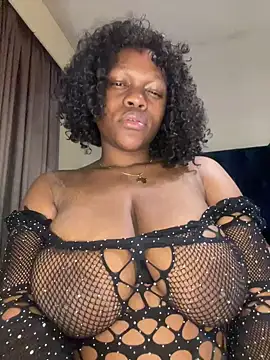 Snapshot of Boneca25 chatting on March 14, 10:38 pm Boneca25 online show from March 14, 10:38 pm