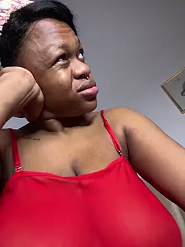 Boneca25 online show from March 5, 12:35 pm