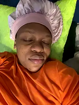 Boneca25 online show from November 17, 6:28 am