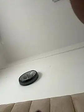 Boneca25 online show from March 31, 8:49 am