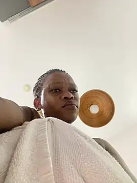 Boneca25 online show from March 25, 7:46 pm