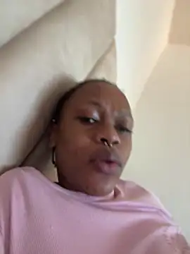 Boneca25 online show from May 7, 8:17 am