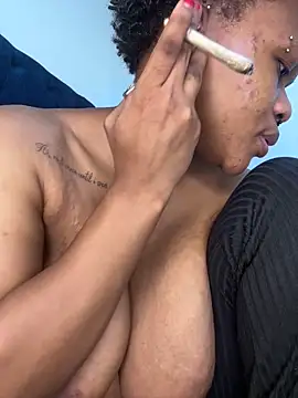 Boneca25 online show from April 8, 8:27 am