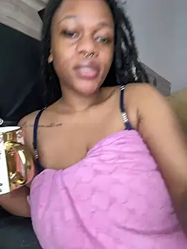 Snapshot of Boneca25 chatting on June 26, 11:16 am Boneca25 online show from June 26, 11:16 am