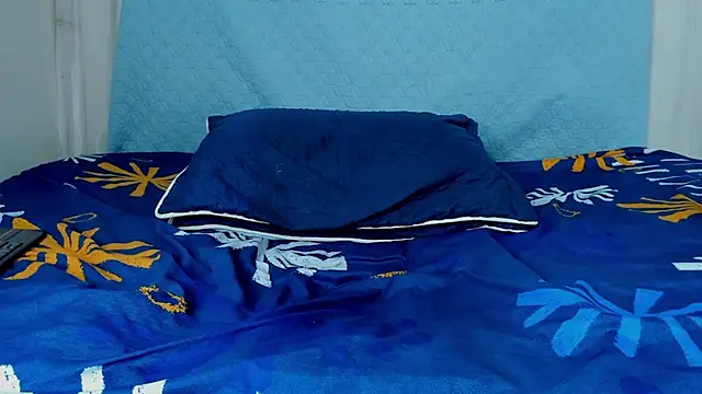 Snapshot of LaelVira_2 chatting on March 14, 7:48 am LaelVira 2 online show from March 14, 7:48 am