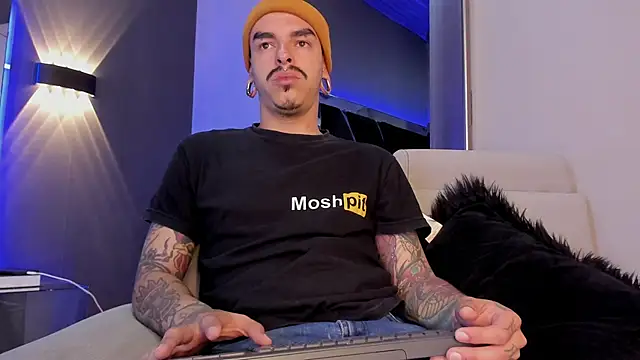 Snapshot of kaletattoo chatting on September 25, 11:38 am kaletattoo online show from September 25, 11:38 am