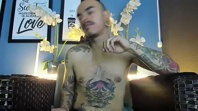 Snapshot of kaletattoo chatting on September 15, 11:54 am kaletattoo online show from September 15, 11:54 am