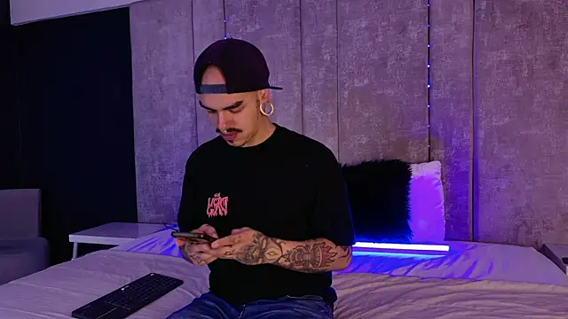 Snapshot of kaletattoo chatting on September 16, 11:55 am kaletattoo online show from September 16, 11:55 am