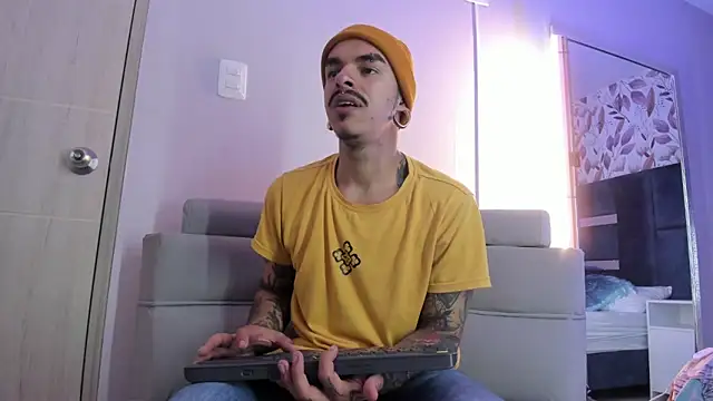 Snapshot of kaletattoo chatting on September 26, 10:55 am kaletattoo online show from September 26, 10:55 am