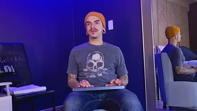 Snapshot of kaletattoo chatting on October 8, 11:12 am kaletattoo online show from October 8, 11:12 am