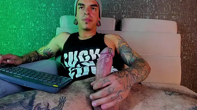 Snapshot of kaletattoo chatting on March 17, 1:03 am kaletattoo online show from March 17, 1:03 am