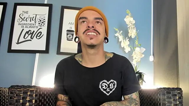 Snapshot of kaletattoo chatting on September 22, 11:05 am kaletattoo online show from September 22, 11:05 am