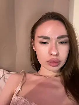 Snapshot of Megan_x_Grace chatting on February 2, 6:53 pm Megan x Grace online show from February 2, 6:53 pm
