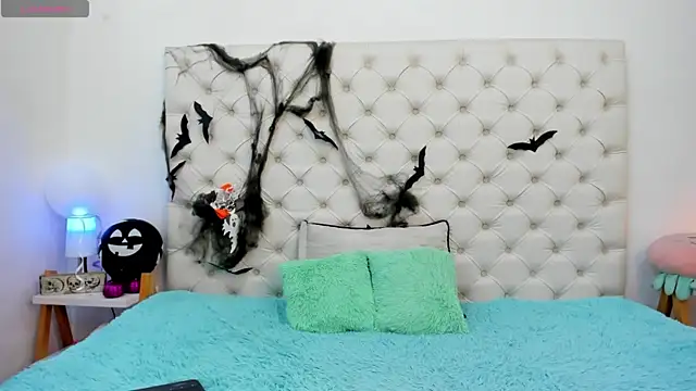 Snapshot of esmeralda06 chatting on October 29, 3:22 pm esmeralda06 online show from October 29, 3:22 pm