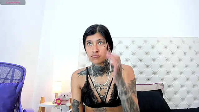 Snapshot of esmeralda06 chatting on July 16, 4:37 pm esmeralda06 online show from July 16, 4:37 pm