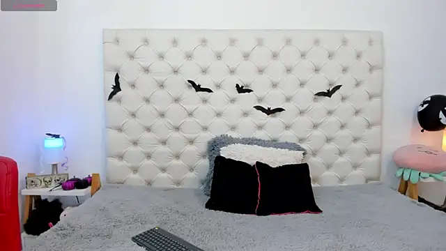 Snapshot of esmeralda06 chatting on October 21, 4:06 pm esmeralda06 online show from October 21, 4:06 pm