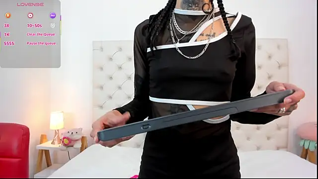 Snapshot of esmeralda06 chatting on November 20, 3:23 pm esmeralda06 online show from November 20, 3:23 pm