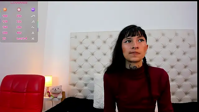 Snapshot of esmeralda06 chatting on November 27, 3:23 pm esmeralda06 online show from November 27, 3:23 pm