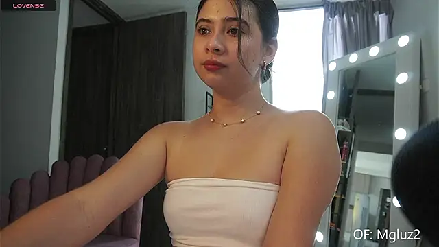 Snapshot of Megancute2_ chatting on March 1, 7:03 pm Megancute2 online show from March 1, 7:03 pm