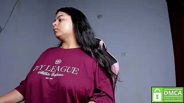 Snapshot of Little_Shaara chatting on October 23, 9:19 am Little Shaara online show from October 23, 9:19 am