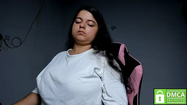 Snapshot of Little_Shaara chatting on November 21, 9:19 am Little Shaara online show from November 21, 9:19 am