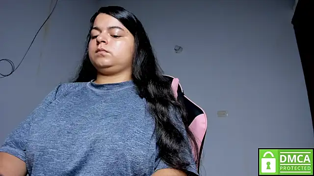 Snapshot of Little_Shaara chatting on November 20, 8:37 am Little Shaara online show from November 20, 8:37 am