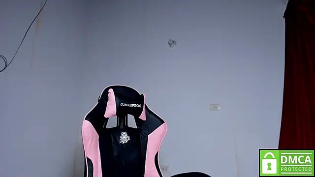 Snapshot of Little_Shaara chatting on October 23, 9:24 pm Little Shaara online show from October 23, 9:24 pm