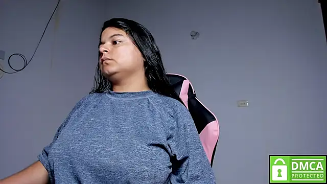 Snapshot of Little_Shaara chatting on October 21, 8:19 pm Little Shaara online show from October 21, 8:19 pm