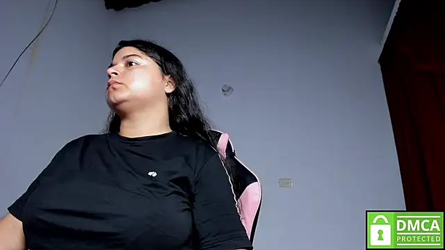 Snapshot of Little_Shaara chatting on November 26, 9:09 am Little Shaara online show from November 26, 9:09 am