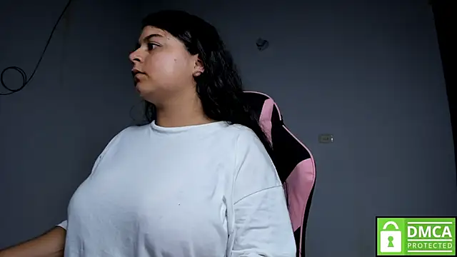 Snapshot of Little_Shaara chatting on October 28, 8:08 pm Little Shaara online show from October 28, 8:08 pm