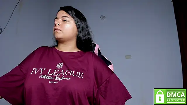 Snapshot of Little_Shaara chatting on November 5, 8:39 am Little Shaara online show from November 5, 8:39 am