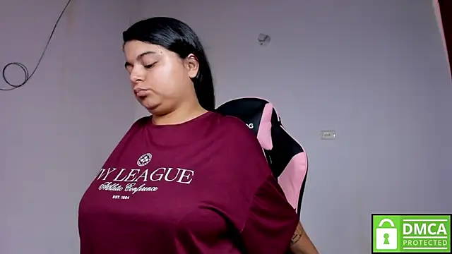 Snapshot of Little_Shaara chatting on November 4, 8:12 pm Little Shaara online show from November 4, 8:12 pm