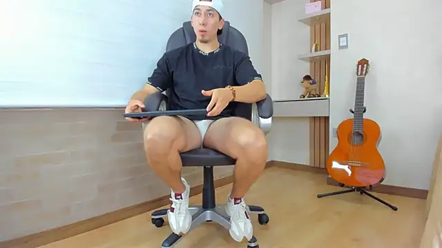 Tombarden online show from October 3, 7:04 pm