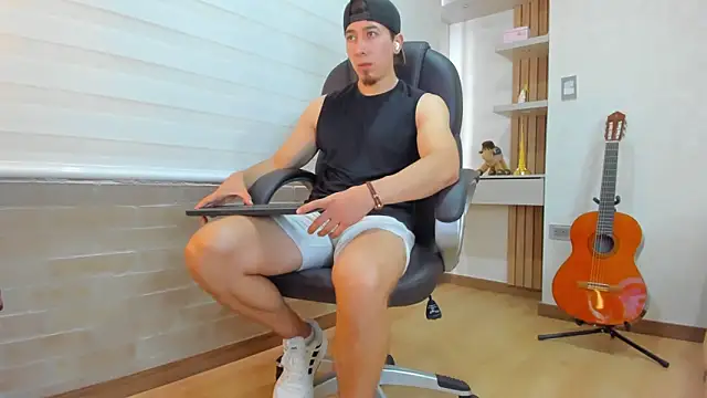 Tombarden online show from November 25, 8:20 pm