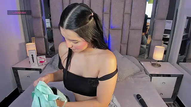 Bonet iris online show from April 9, 7:09 pm