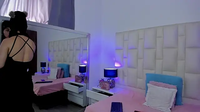 Ariana rouse online show from November 29, 5:13 pm