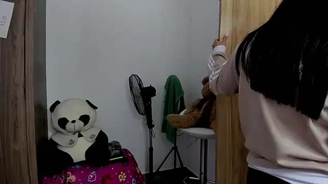 Ariana rouse online show from February 24, 6:09 pm