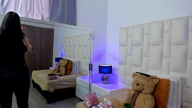 Ariana rouse online show from March 28, 5:03 pm