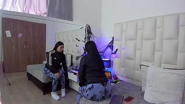 Ariana rouse online show from October 29, 4:06 pm