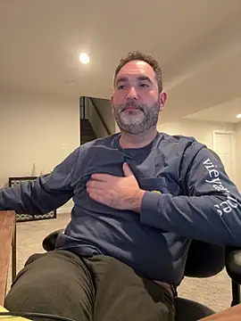 harrychest online show from April 2, 5:30 pm