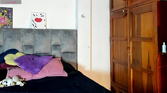 Snapshot of Isangel_ chatting on October 31, 2:19 am Isangel online show from October 31, 2:19 am