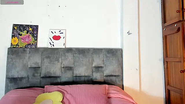 Snapshot of Isangel_ chatting on November 18, 2:27 am Isangel online show from November 18, 2:27 am