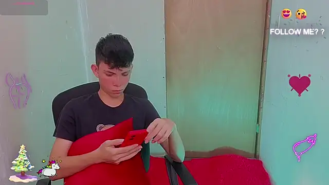 Snapshot of Alexxx_lov chatting on February 6, 12:34 pm Alexxx lov online show from February 6, 12:34 pm